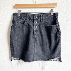 GAP Vintage Black Button Fly Raw Hem Denim Mini Skirt Size 28